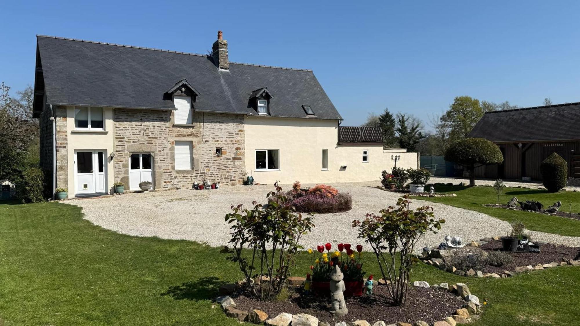 Maison La Touchardiere Barenton Exterior photo